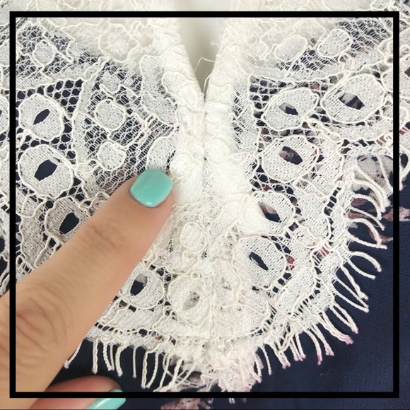 SEQUIN HEARTS Navy Blue Floral Tunic Size Med - Picture 7 of 8